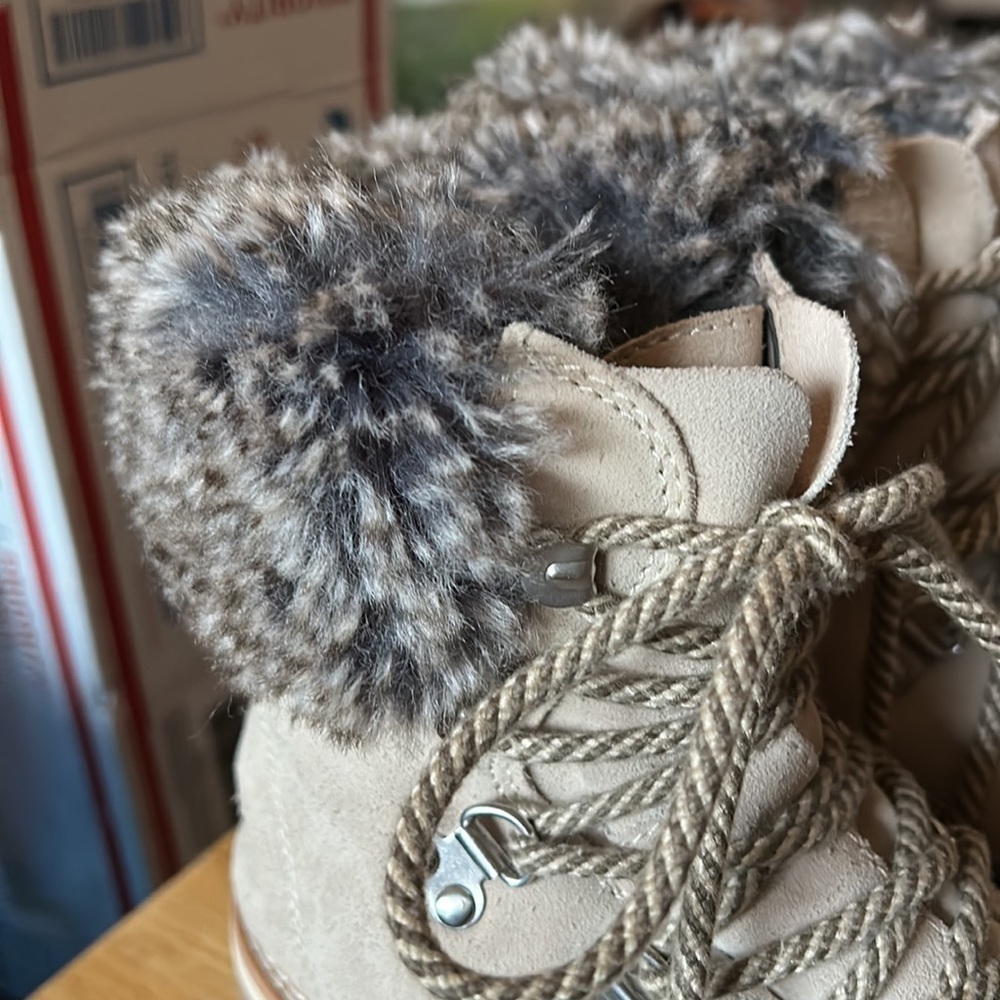 Sam Edelman Bowen Gray Suede Lace Up Faux Fur Trim Lug Sole Ankle Boots - 7 - Picture 6 of 11